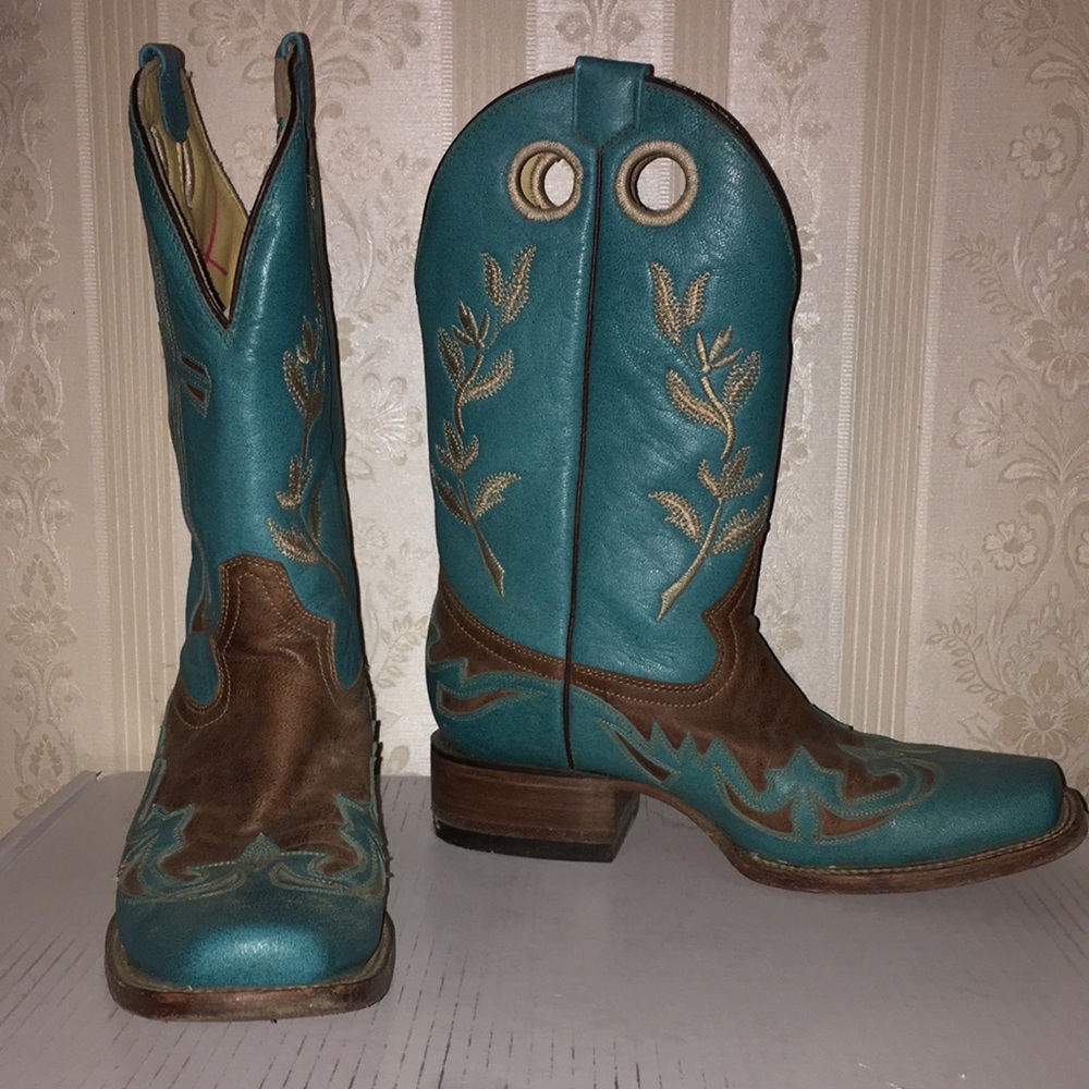 Corral boots. Turquoise and brown. Size 8 M
